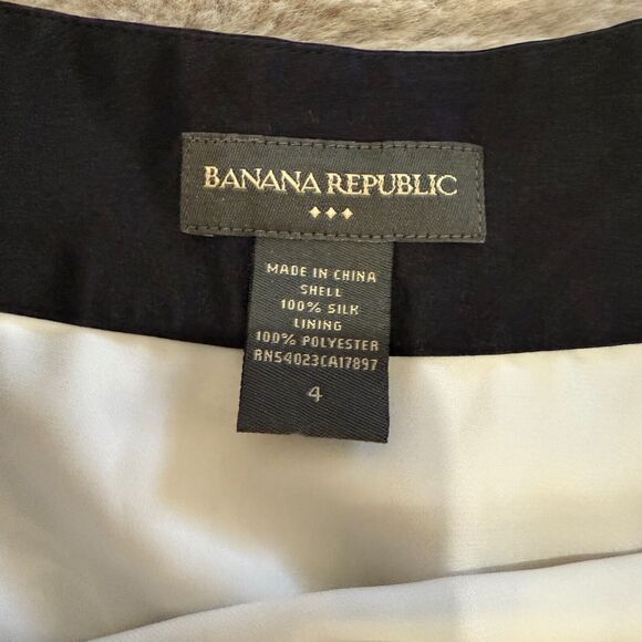 Banana Republic Women Silk Skirt Size 4 Black White Floral Flare Elegant Formal‎ - Picture 3 of 5